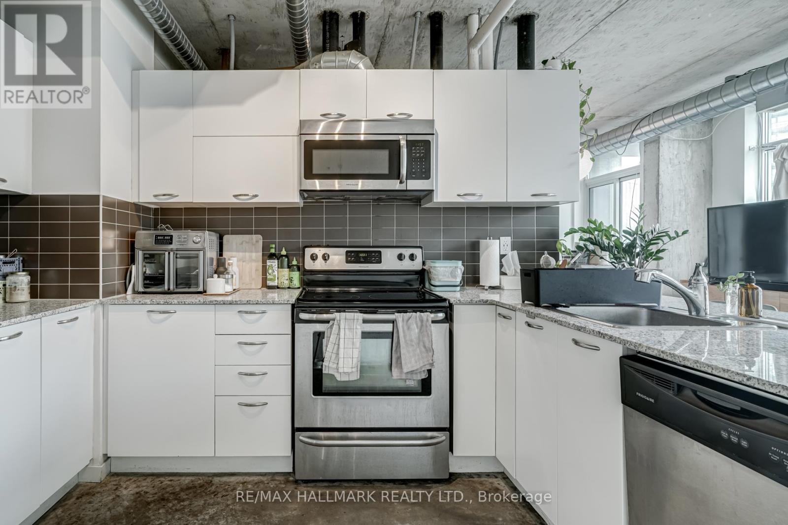 #910 150 SUDBURY STREET - Image 33