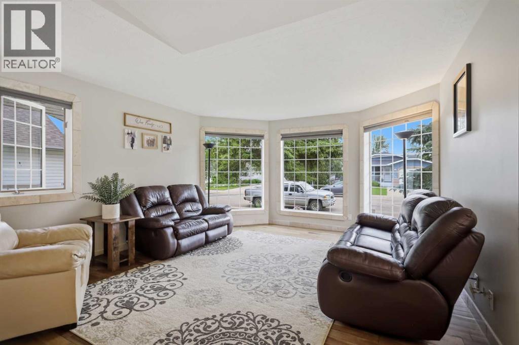 5418 46 Street - 6