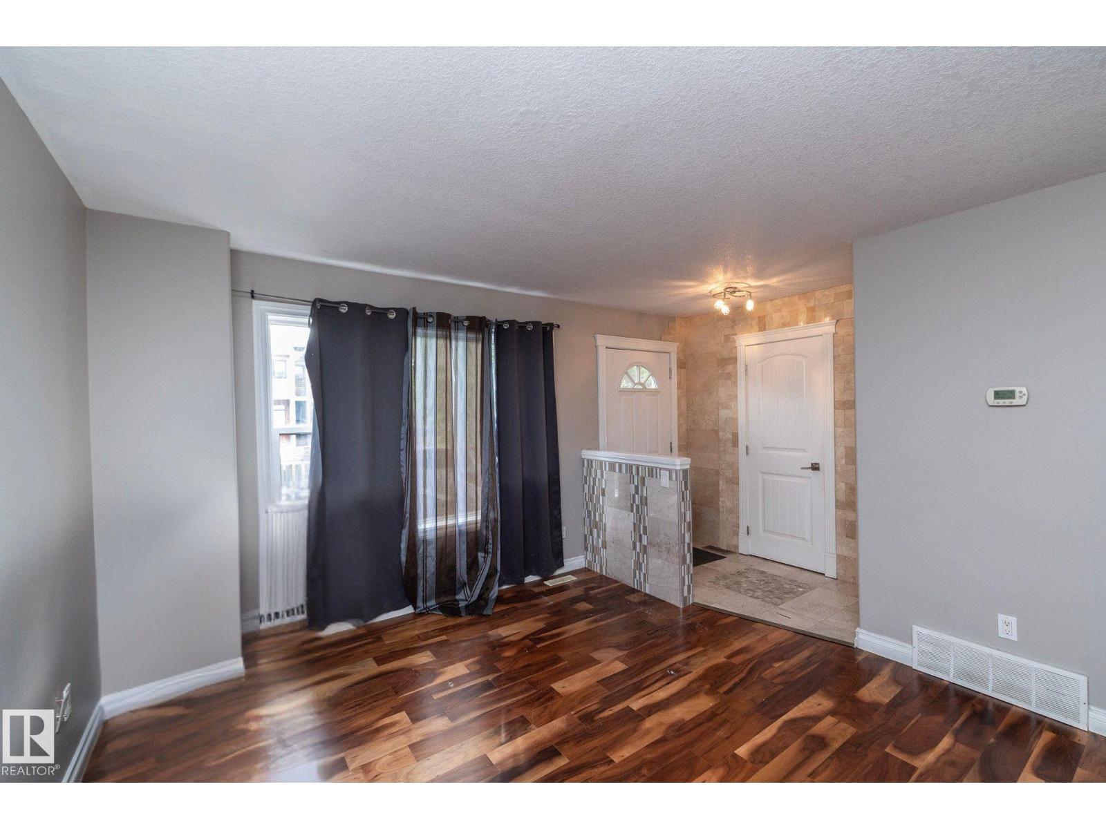 11915 77 ST NW - 14