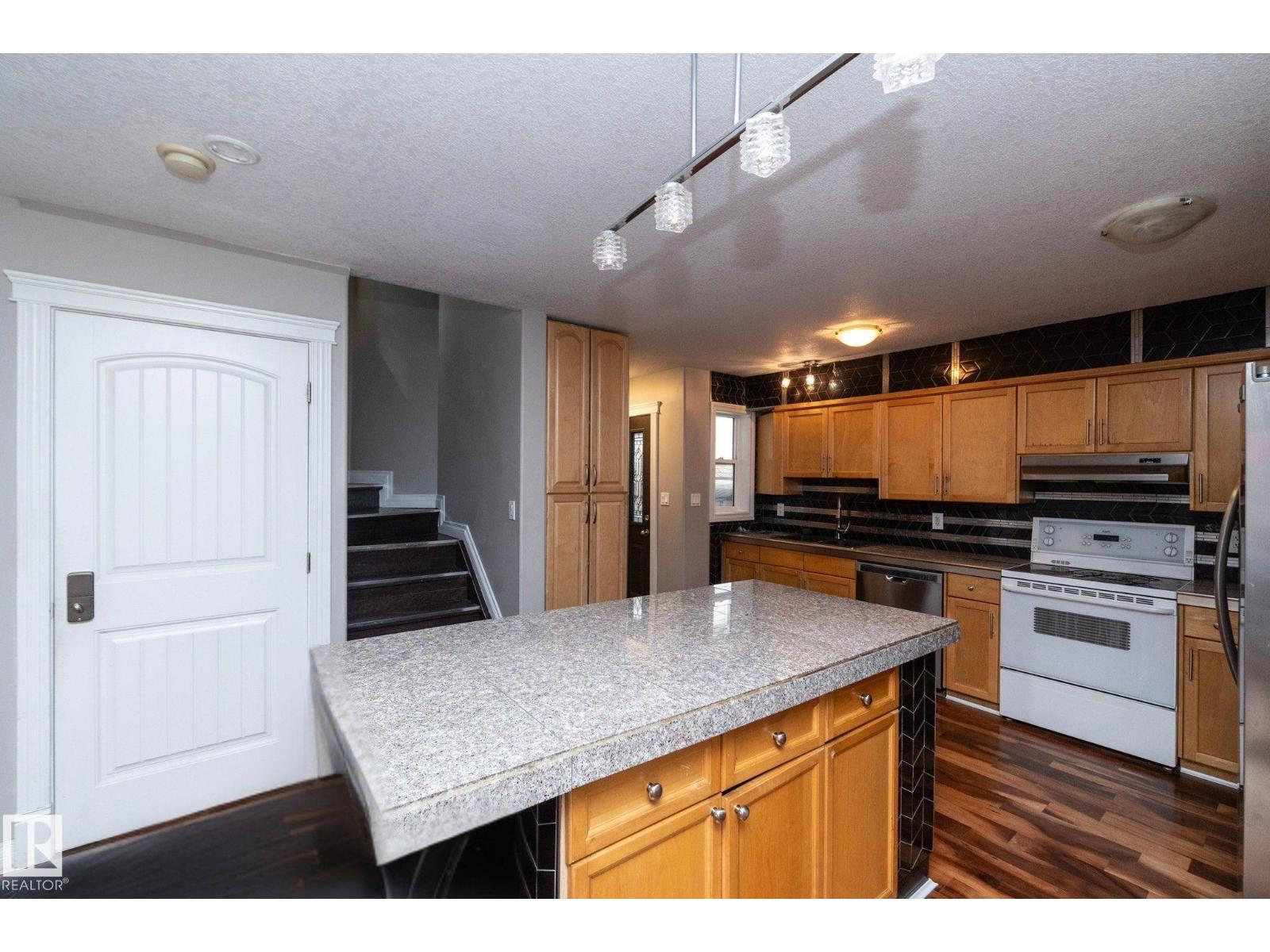 11915 77 ST NW - 13
