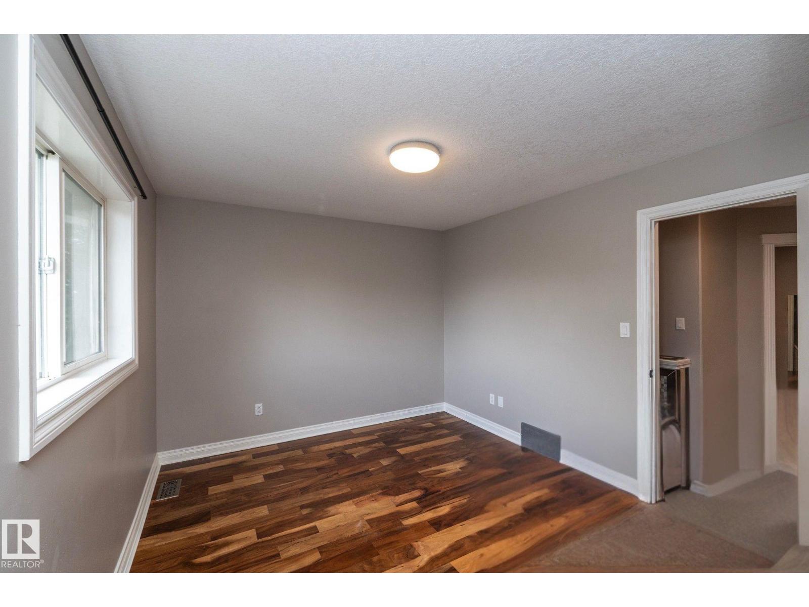 11915 77 ST NW - 36