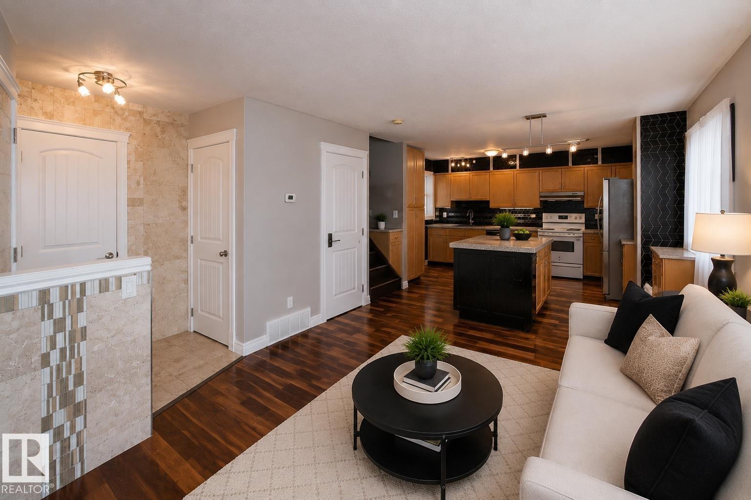 11915 77 ST NW - 11