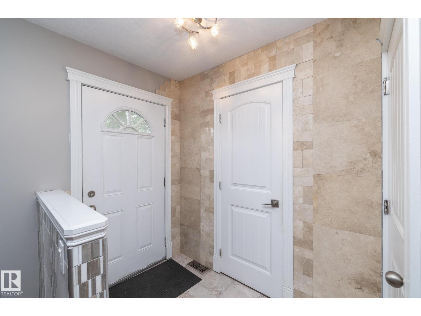 11915 77 ST NW - 25