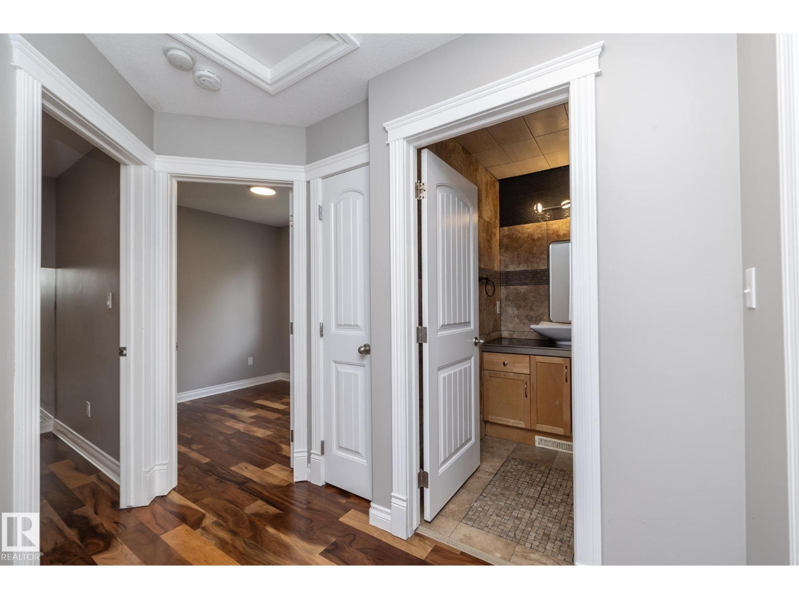 11915 77 ST NW - 32