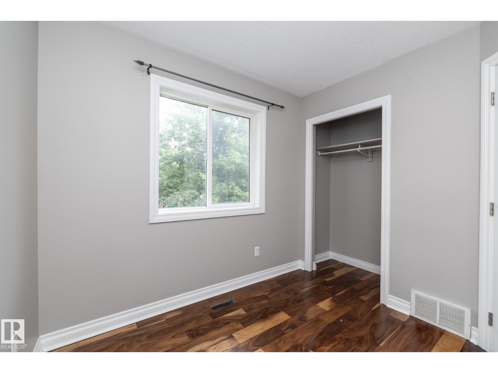 11915 77 ST NW - 49