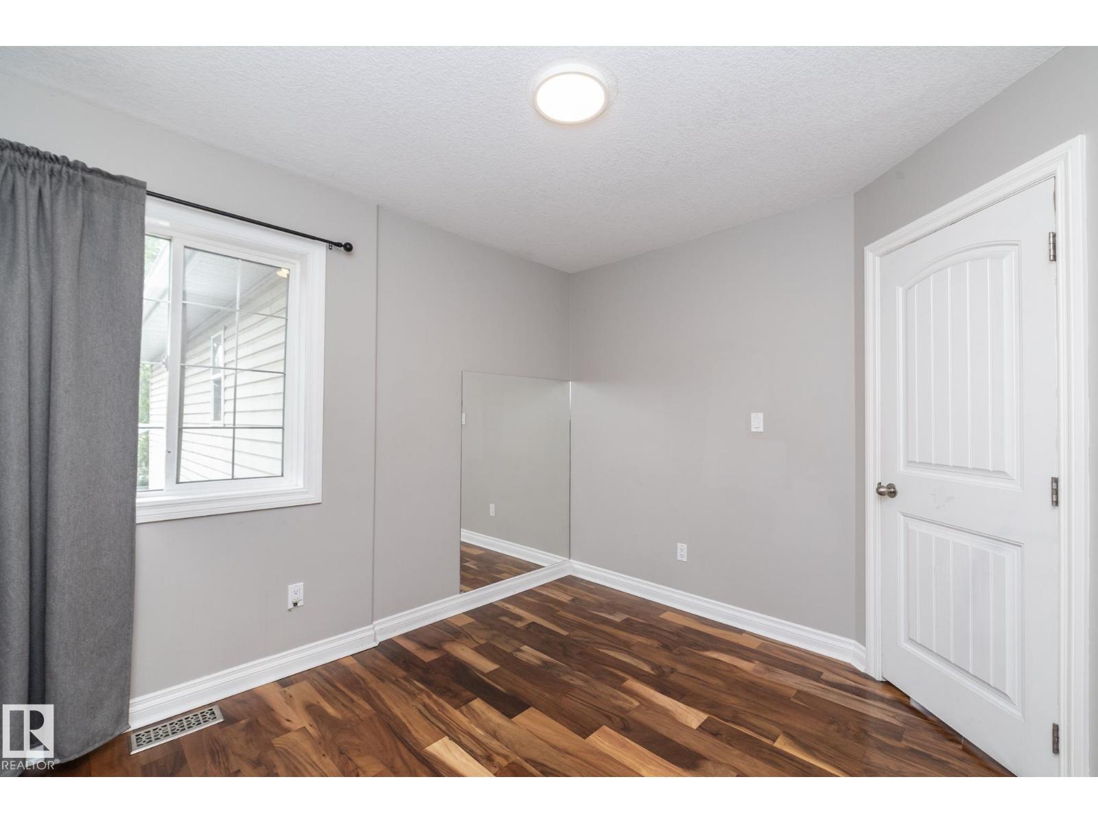 11915 77 ST NW - 53