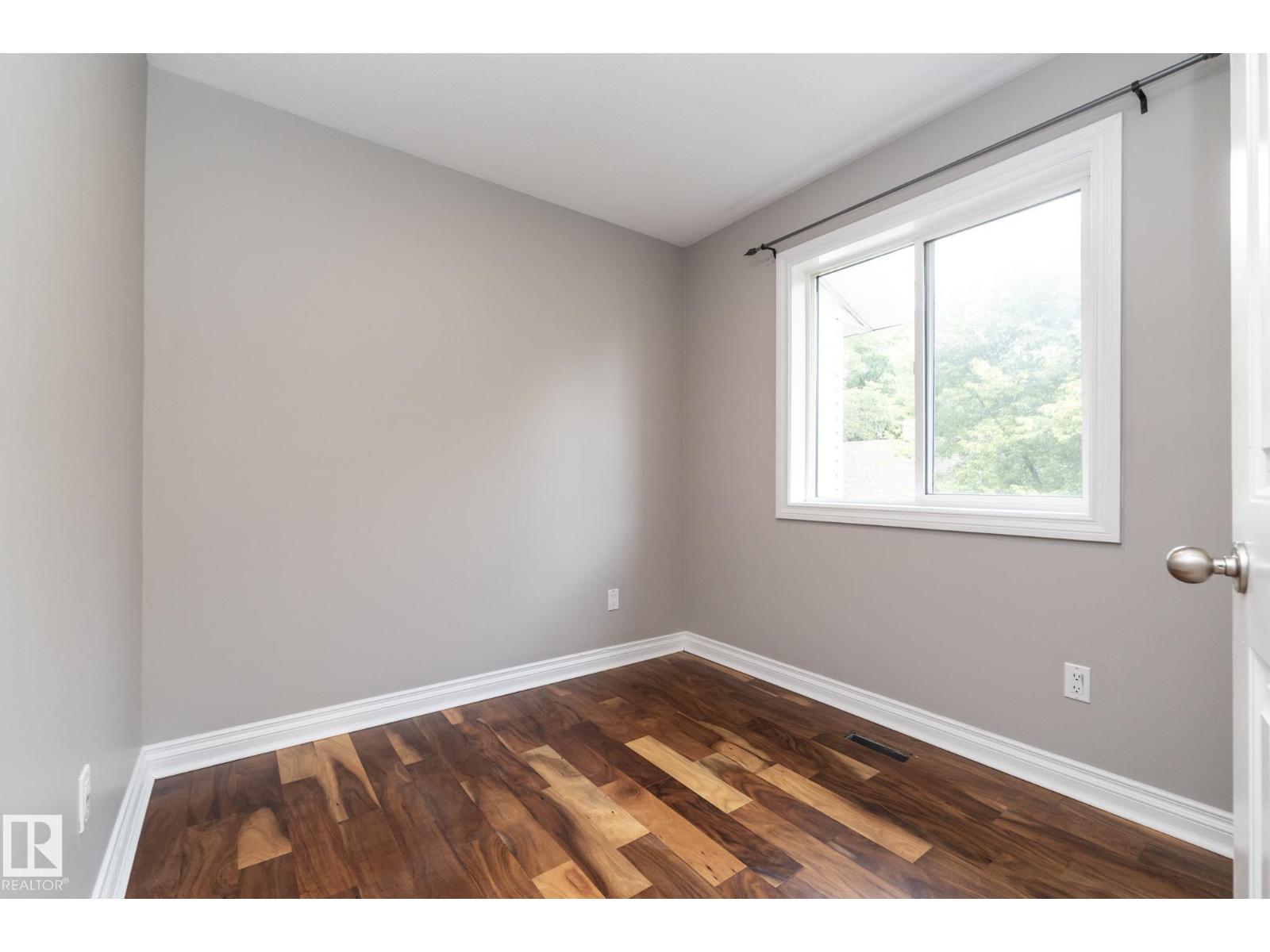11915 77 ST NW - 45