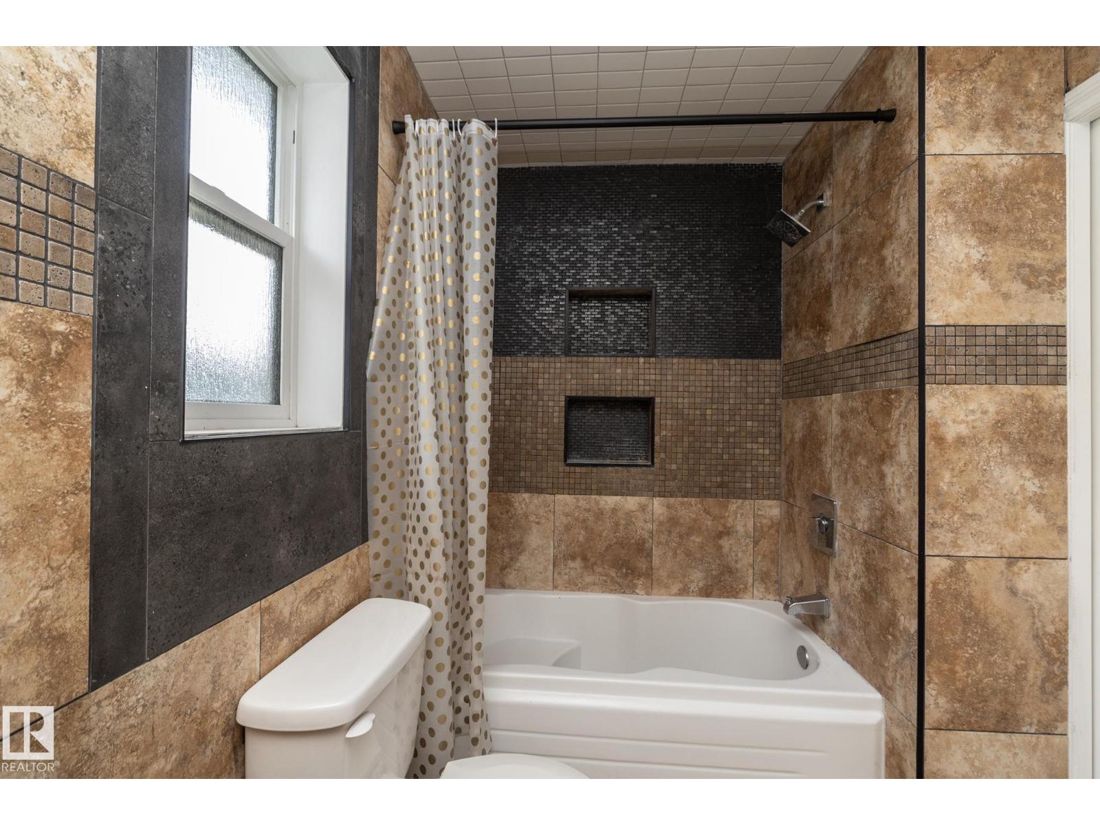 11915 77 ST NW - 43