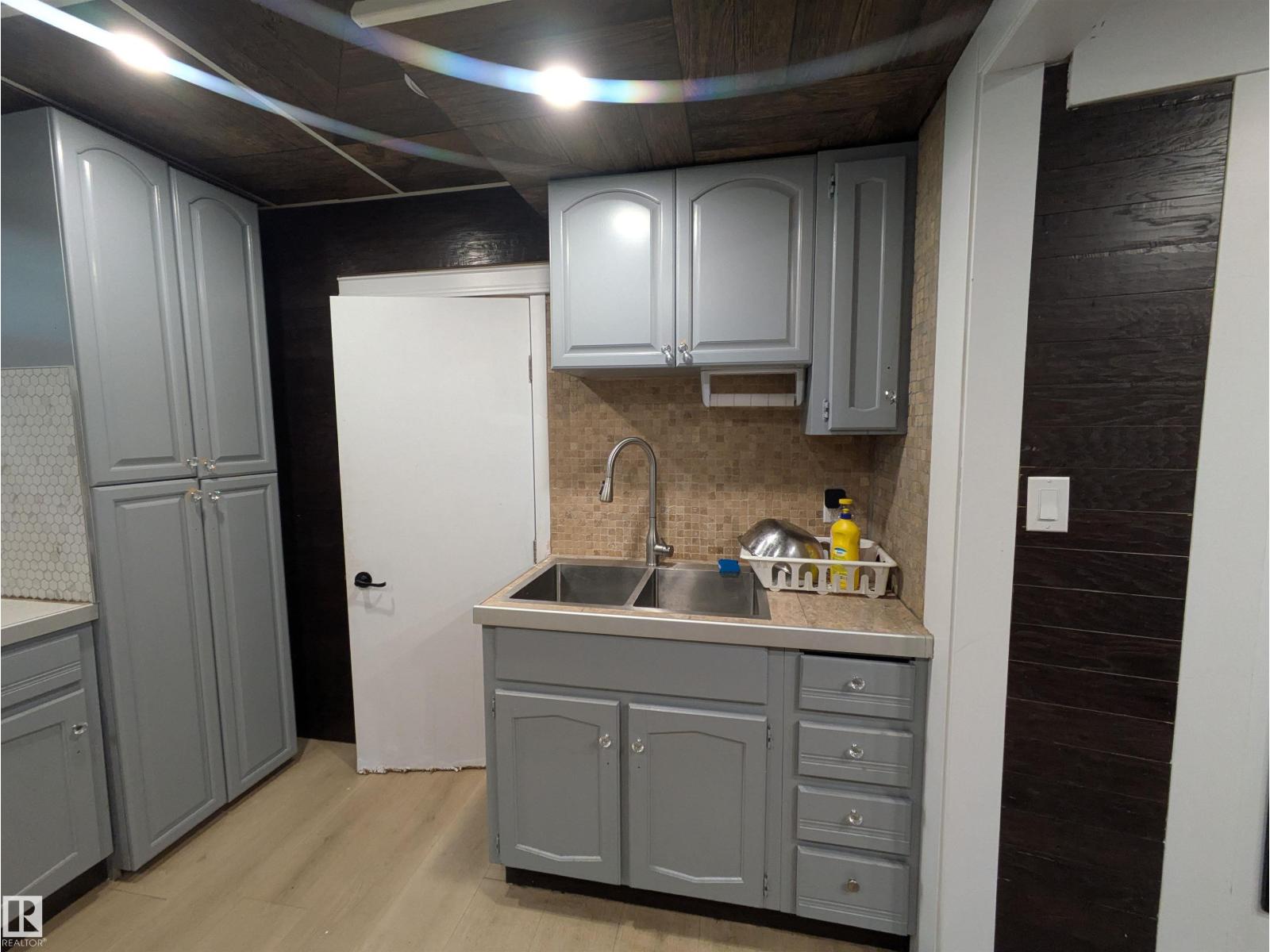 11915 77 ST NW - 64