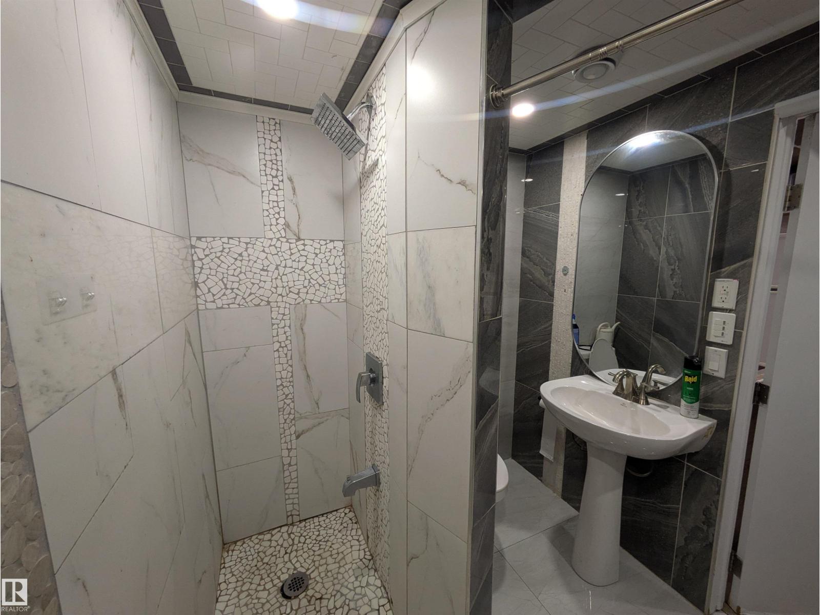 11915 77 ST NW - 63
