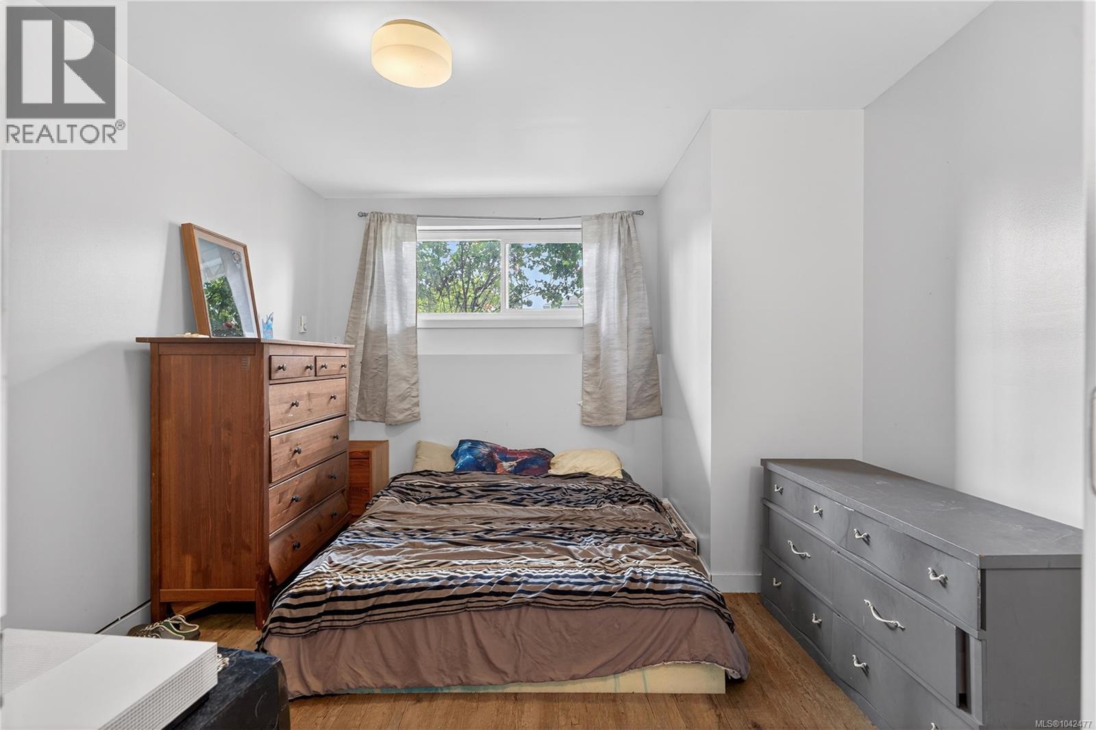 1215 Gilley Cres - 21