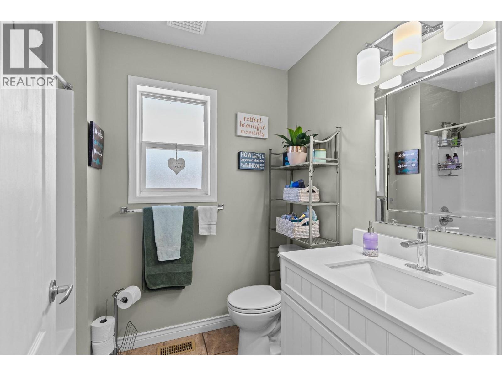 #8 3425 East Boundary Road - 19