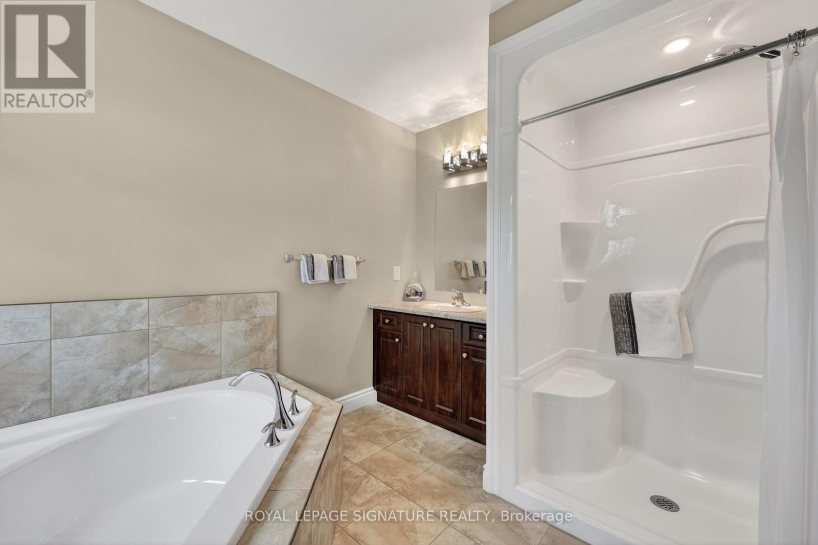 22 HUNTER AVENUE - 21