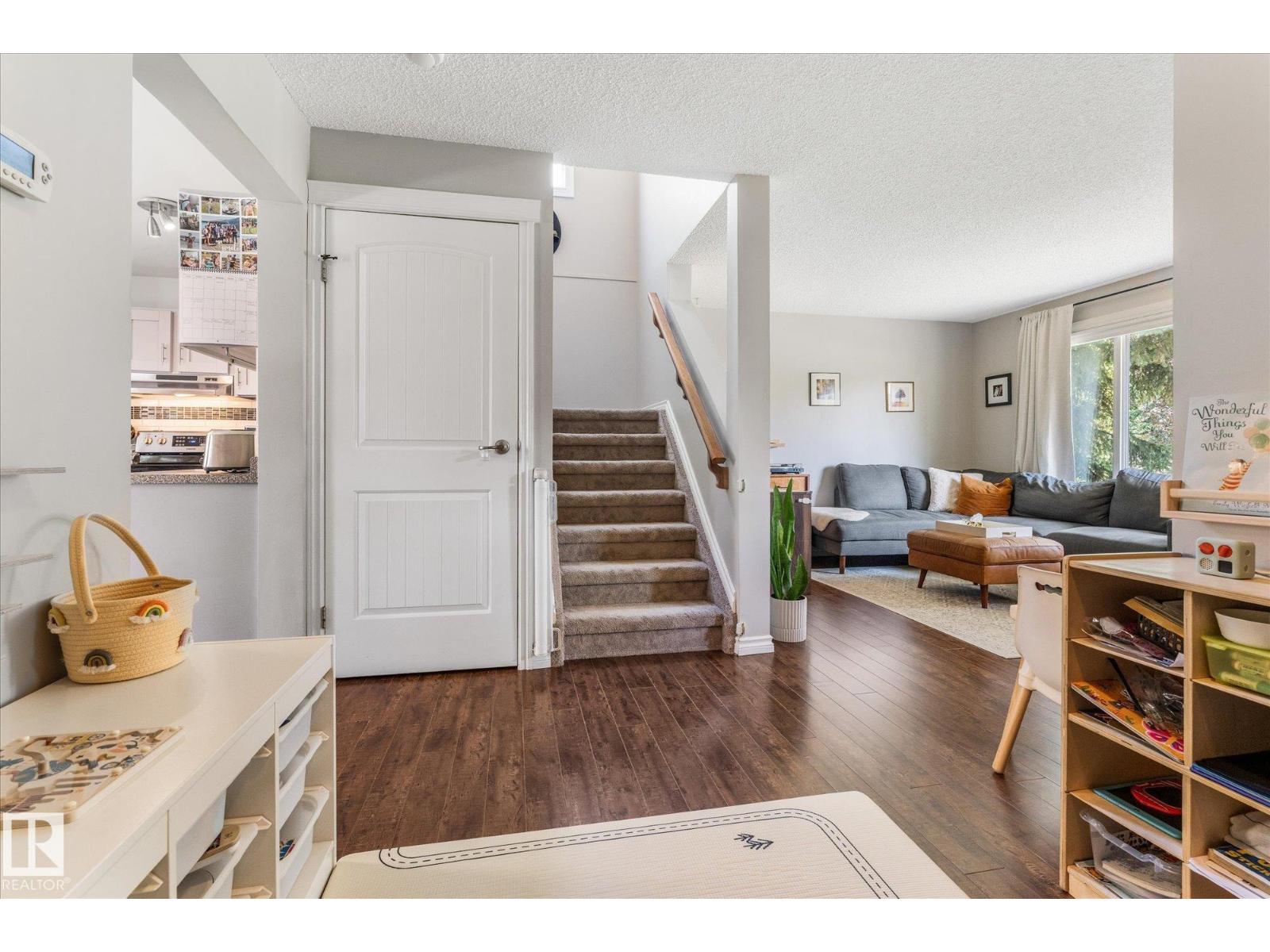4718 35 AV NW - 13