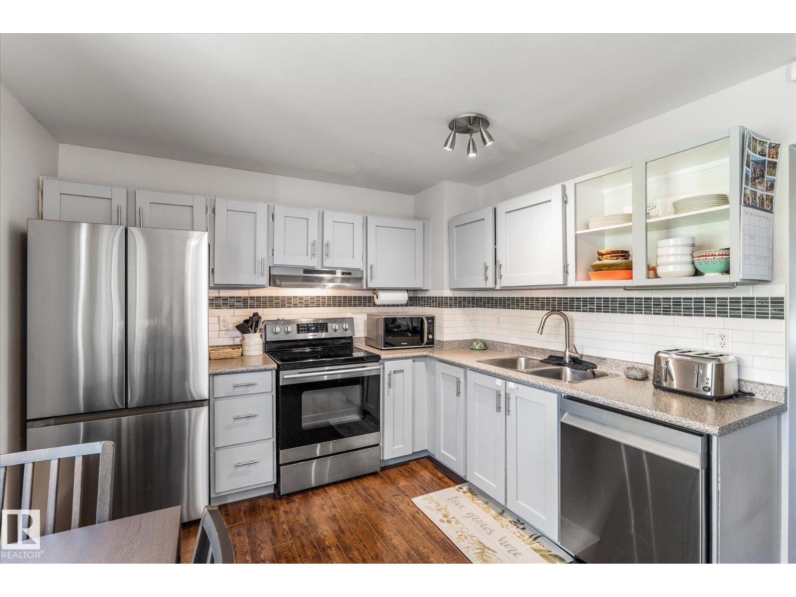 4718 35 AV NW - 14