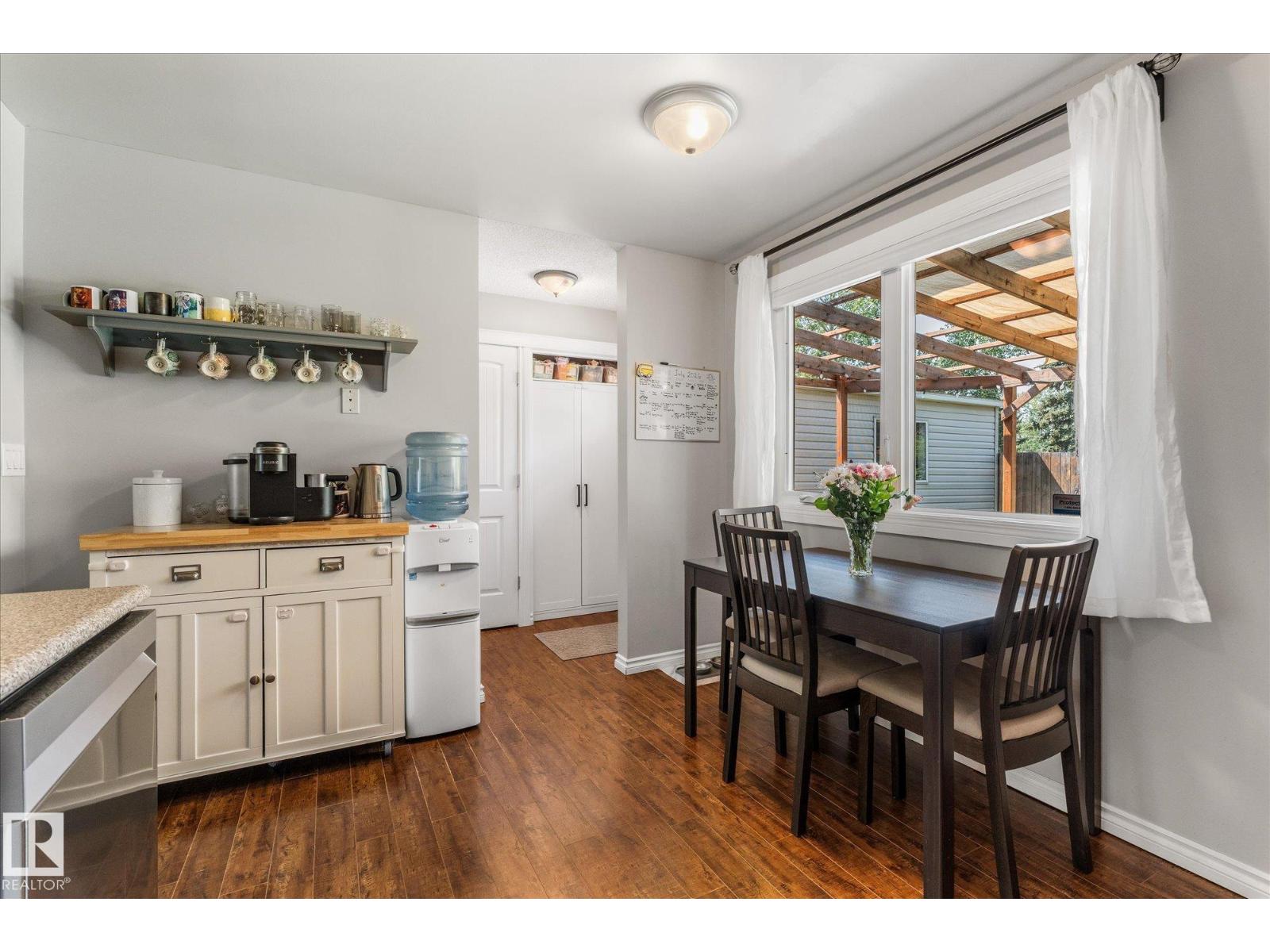 4718 35 AV NW - 16