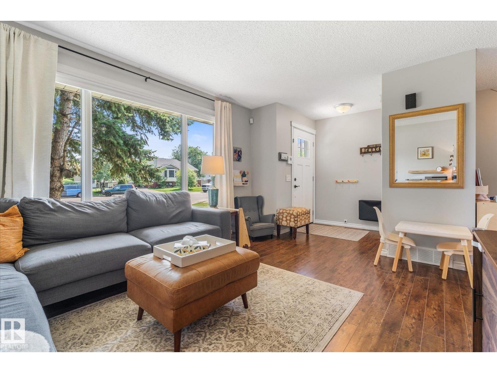 4718 35 AV NW - 8