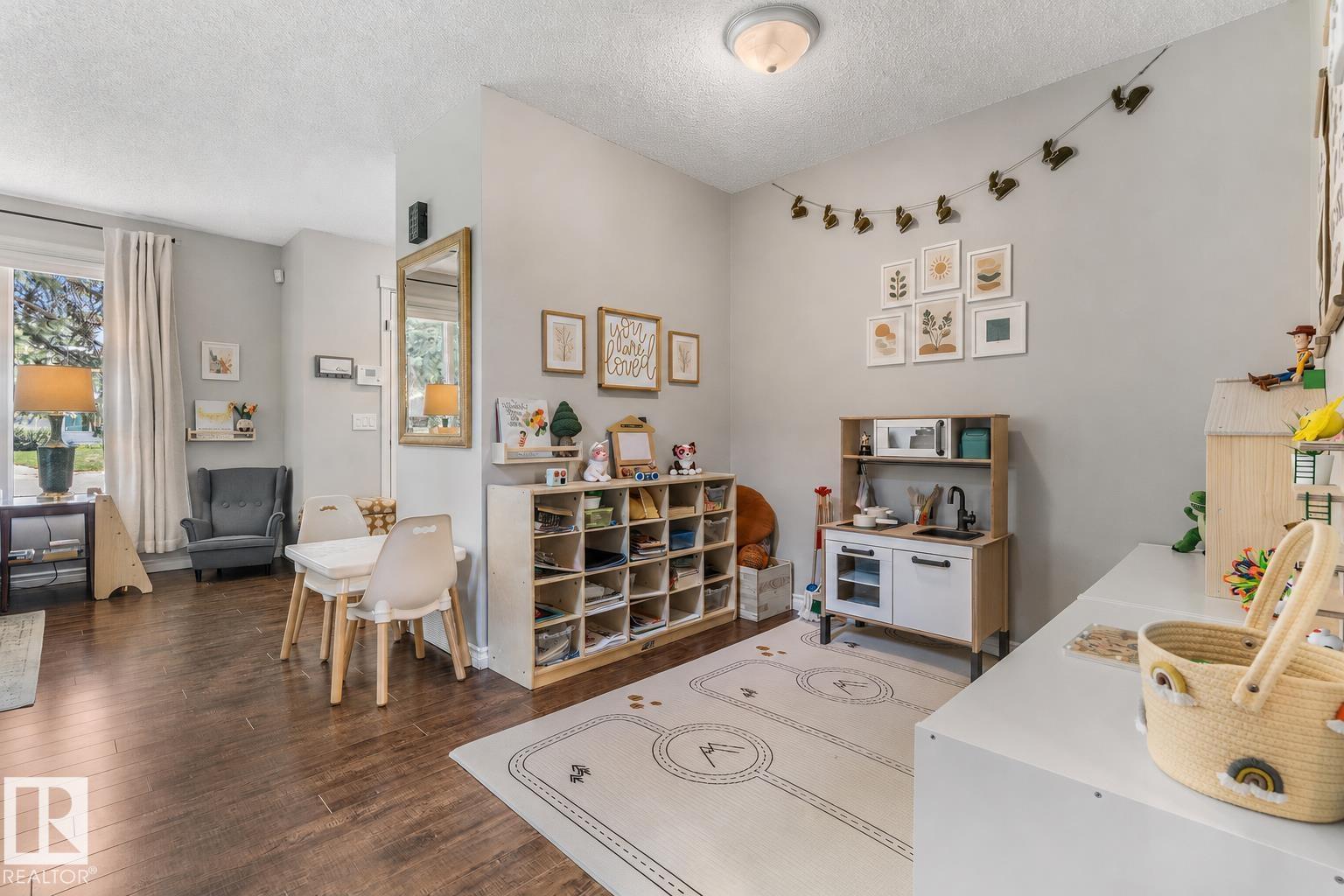 4718 35 AV NW - 12