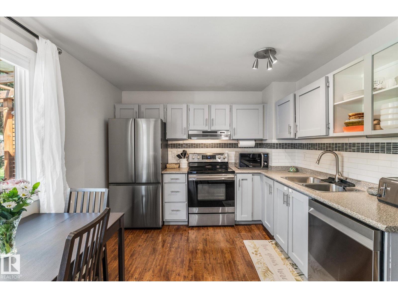 4718 35 AV NW - 5