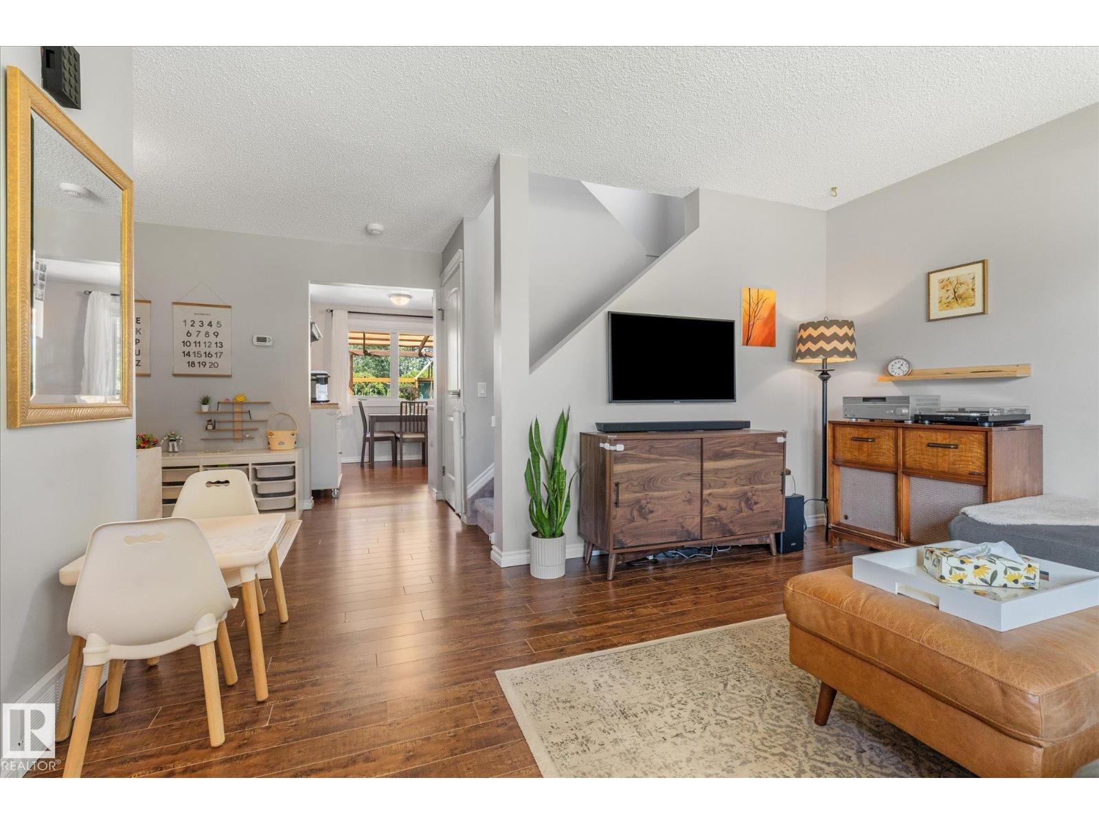 4718 35 AV NW - 6