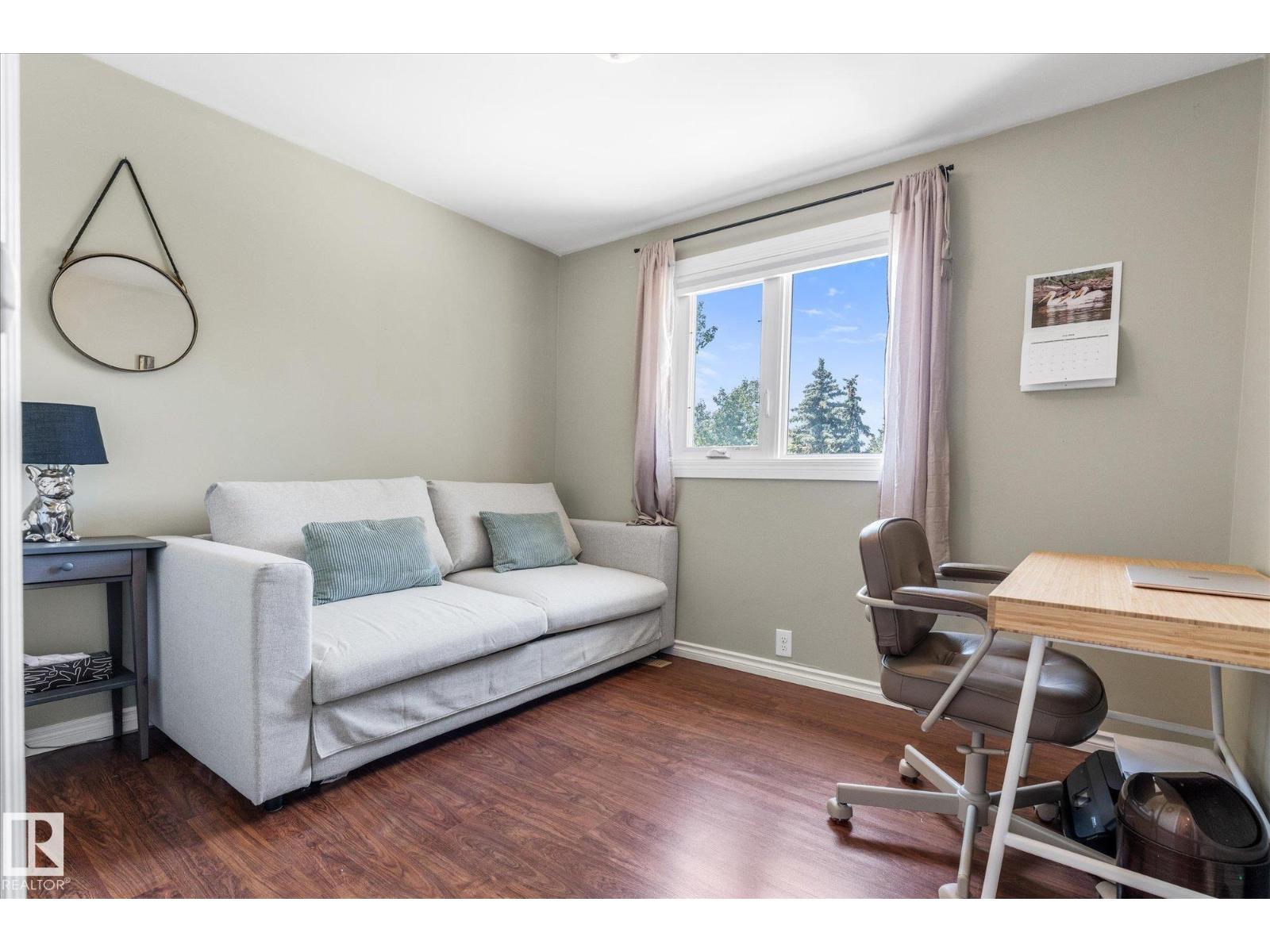 4718 35 AV NW - 26
