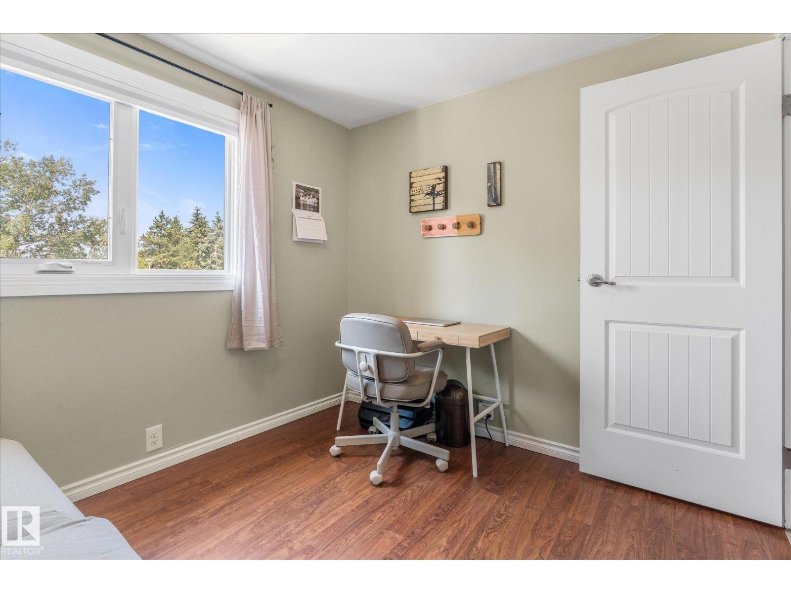 4718 35 AV NW - 28