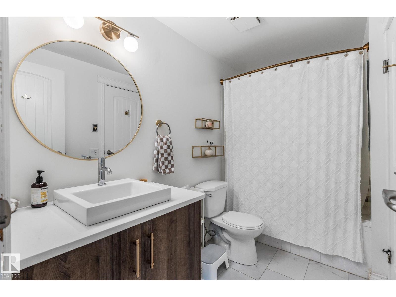 4718 35 AV NW - 22