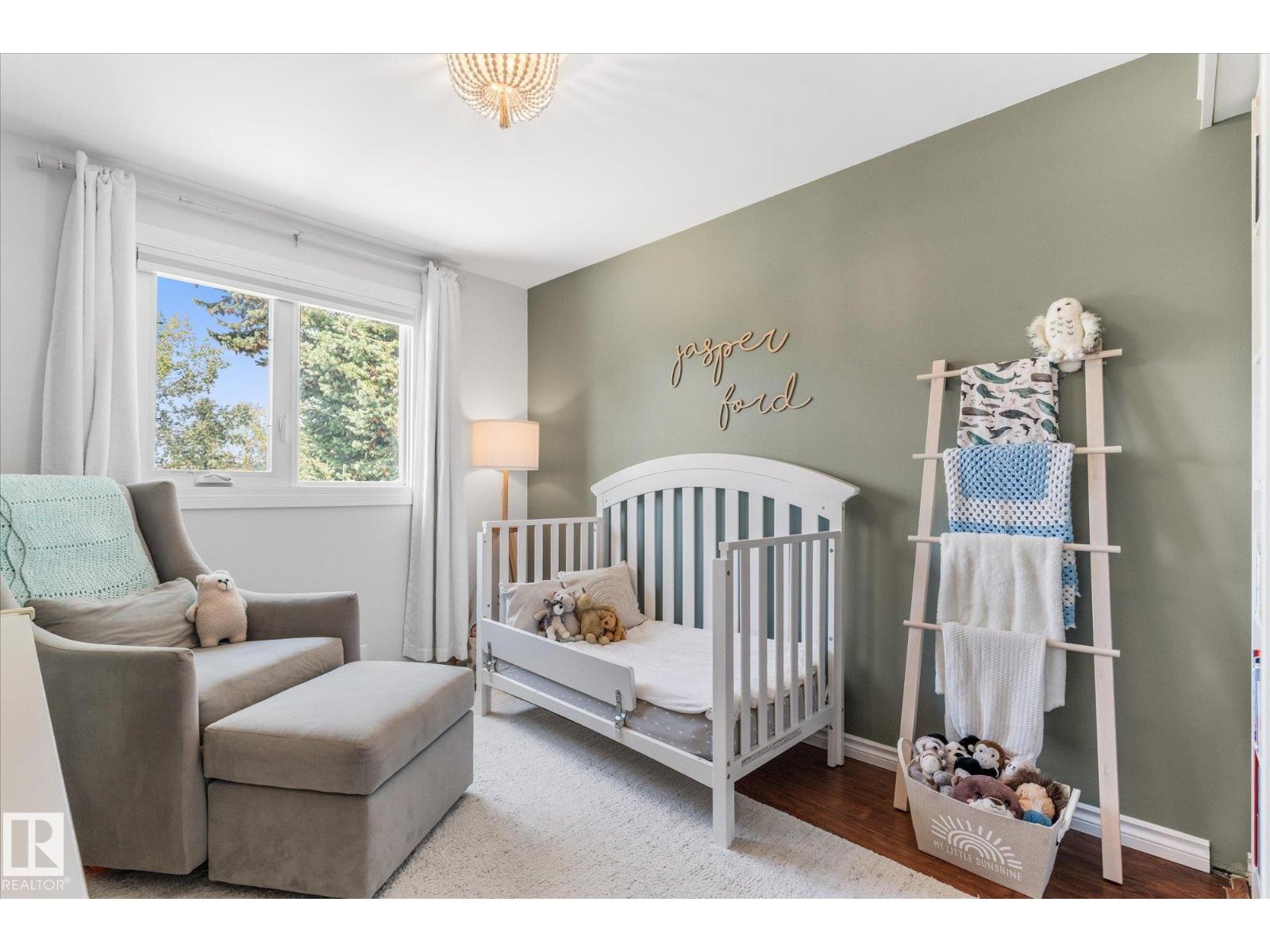 4718 35 AV NW - 24