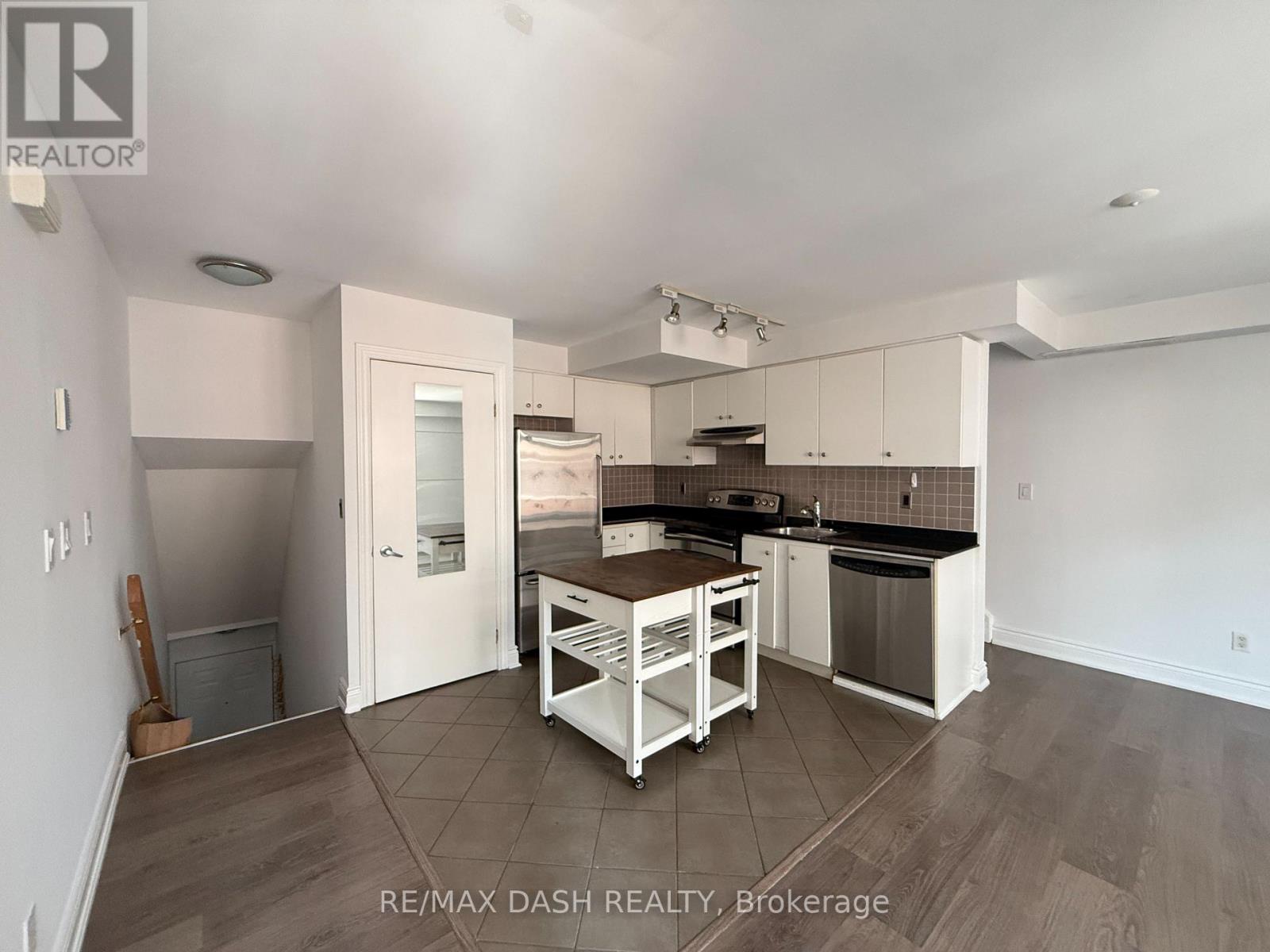 #342 415 JARVIS STREET - 4
