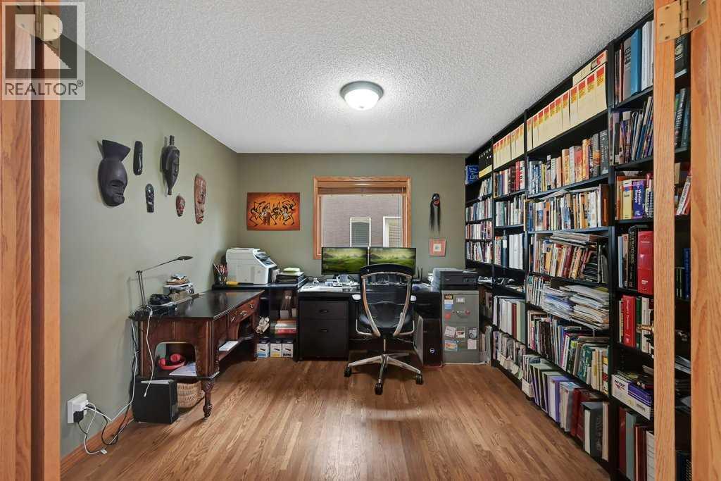158 Valley Glen Heights NW - 16
