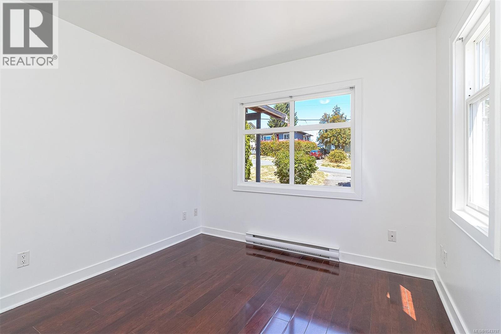  881 Leslie Drive, Saanich