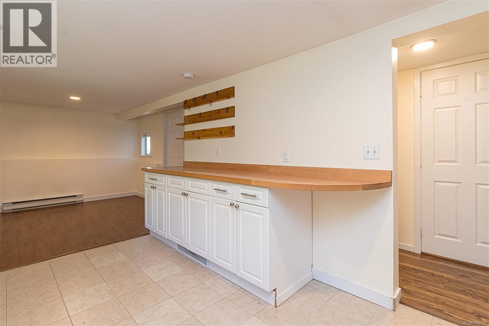 881 Leslie Dr - 26