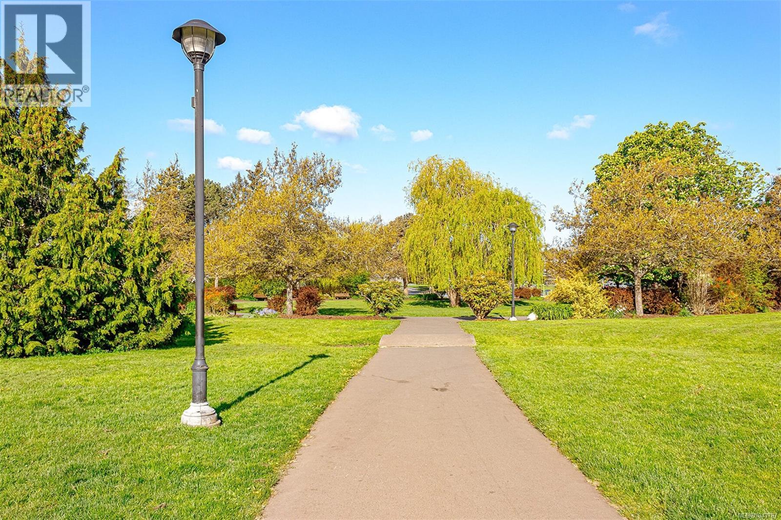 881 Leslie Dr - 51