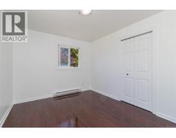 881 Leslie Dr, Saanich, BC V8X2Y3 Photo 15