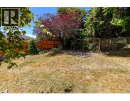 881 Leslie Dr, Saanich, BC V8X2Y3 Photo 37