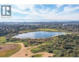 881 Leslie Dr, Saanich, BC V8X2Y3 Photo 49