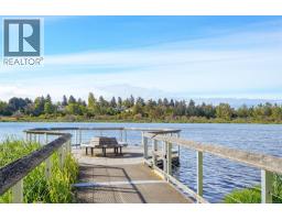 881 Leslie Dr, Saanich, BC V8X2Y3 Photo 50