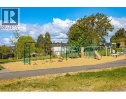 881 Leslie Dr, Saanich, BC V8X2Y3 Photo 53