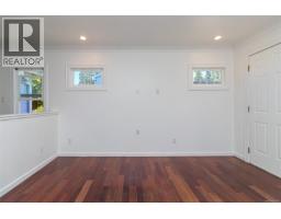 Primary Bedroom - 881 Leslie Dr, Saanich, BC V8X2Y3 Photo 6