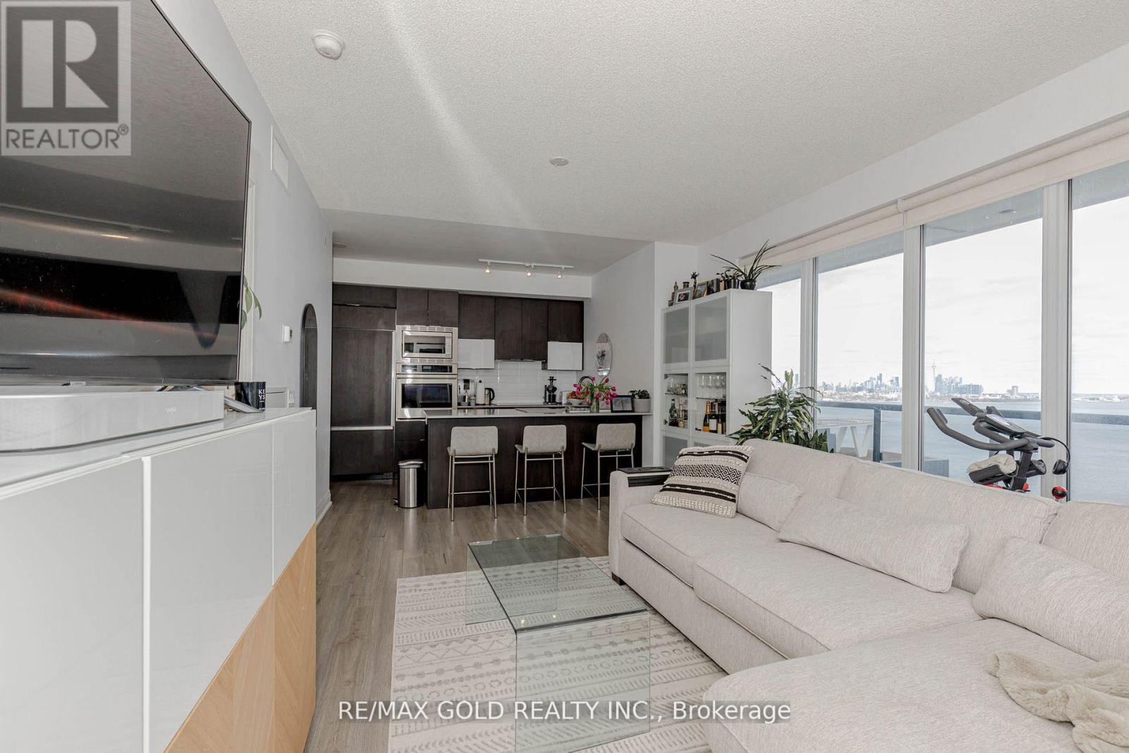 #2203 56 ANNIE CRAIG DRIVE - 16