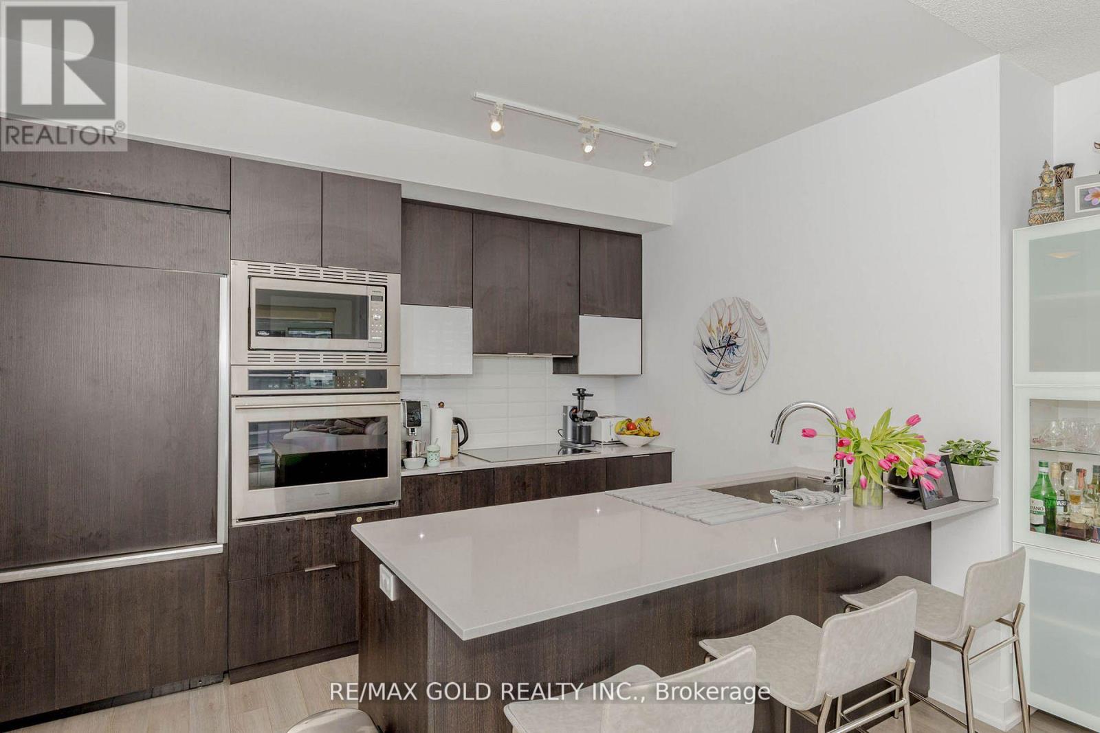 #2203 56 ANNIE CRAIG DRIVE - 19