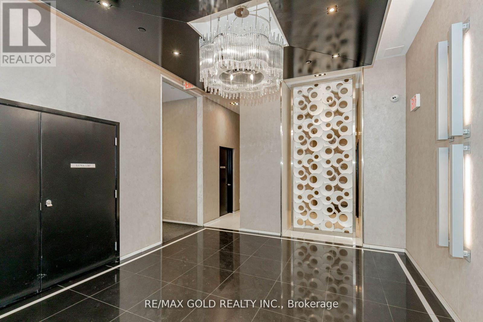 #2203 56 ANNIE CRAIG DRIVE - 24