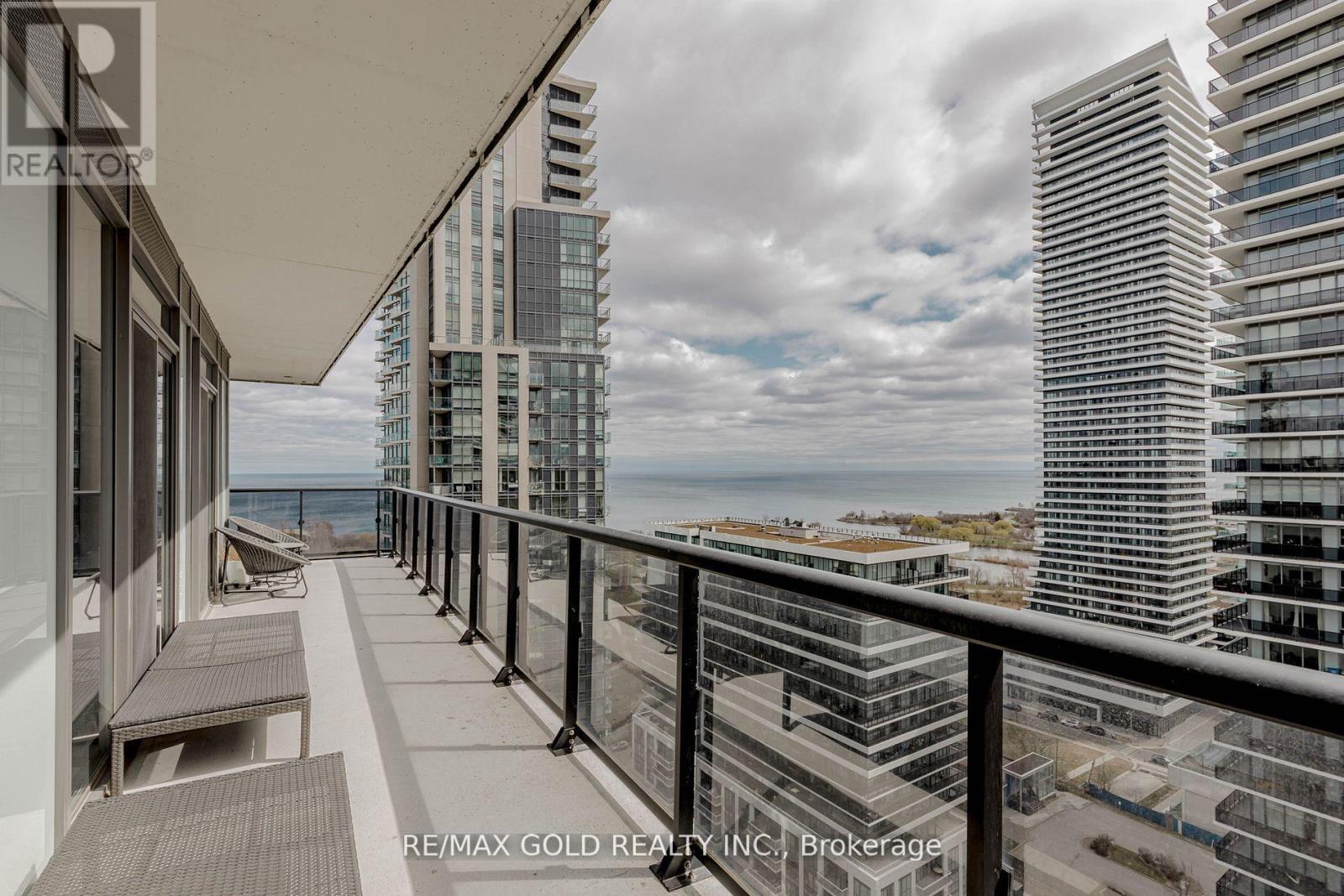 #2203 56 ANNIE CRAIG DRIVE - 7