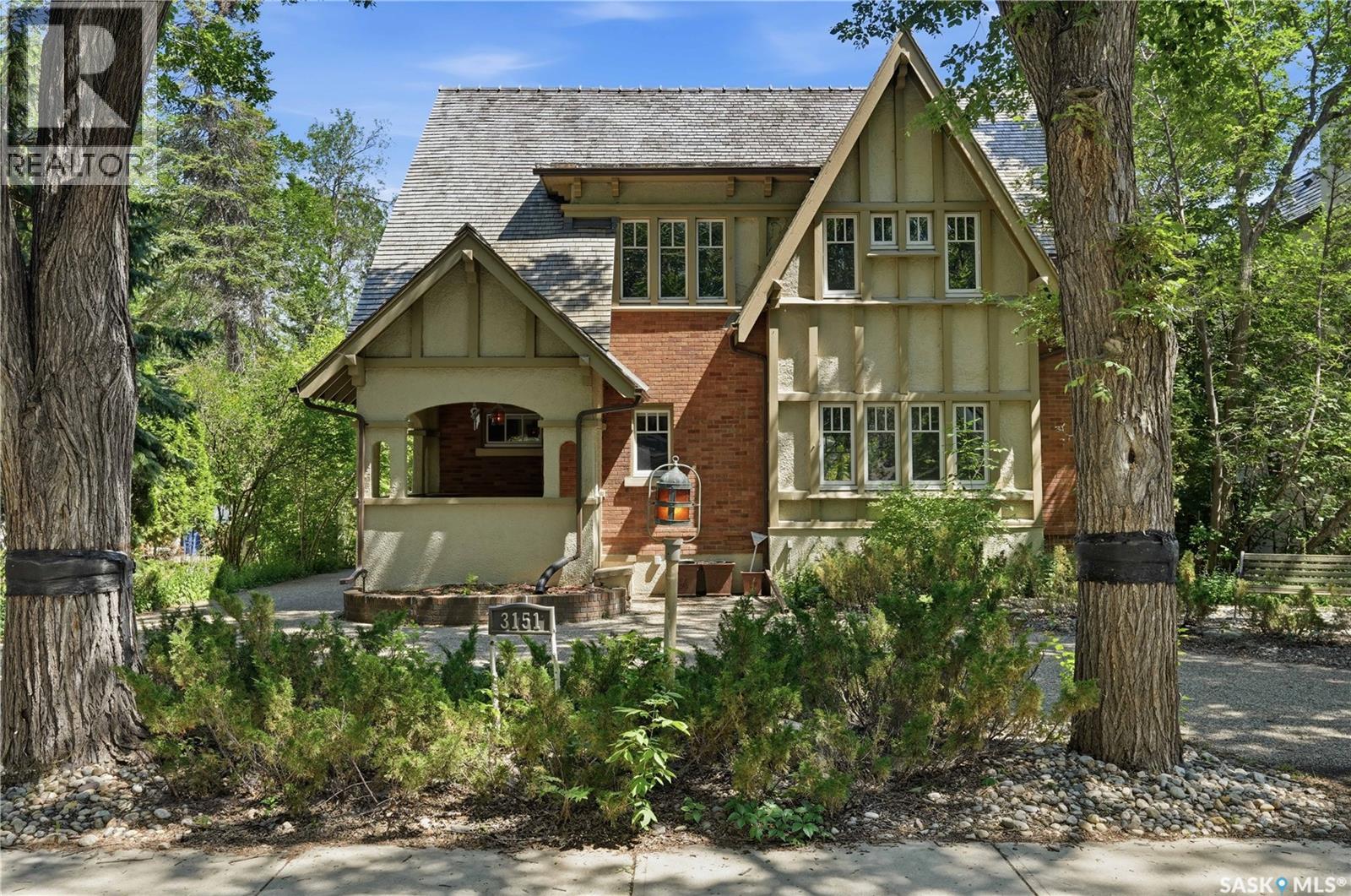 3151 Angus STREET - 3