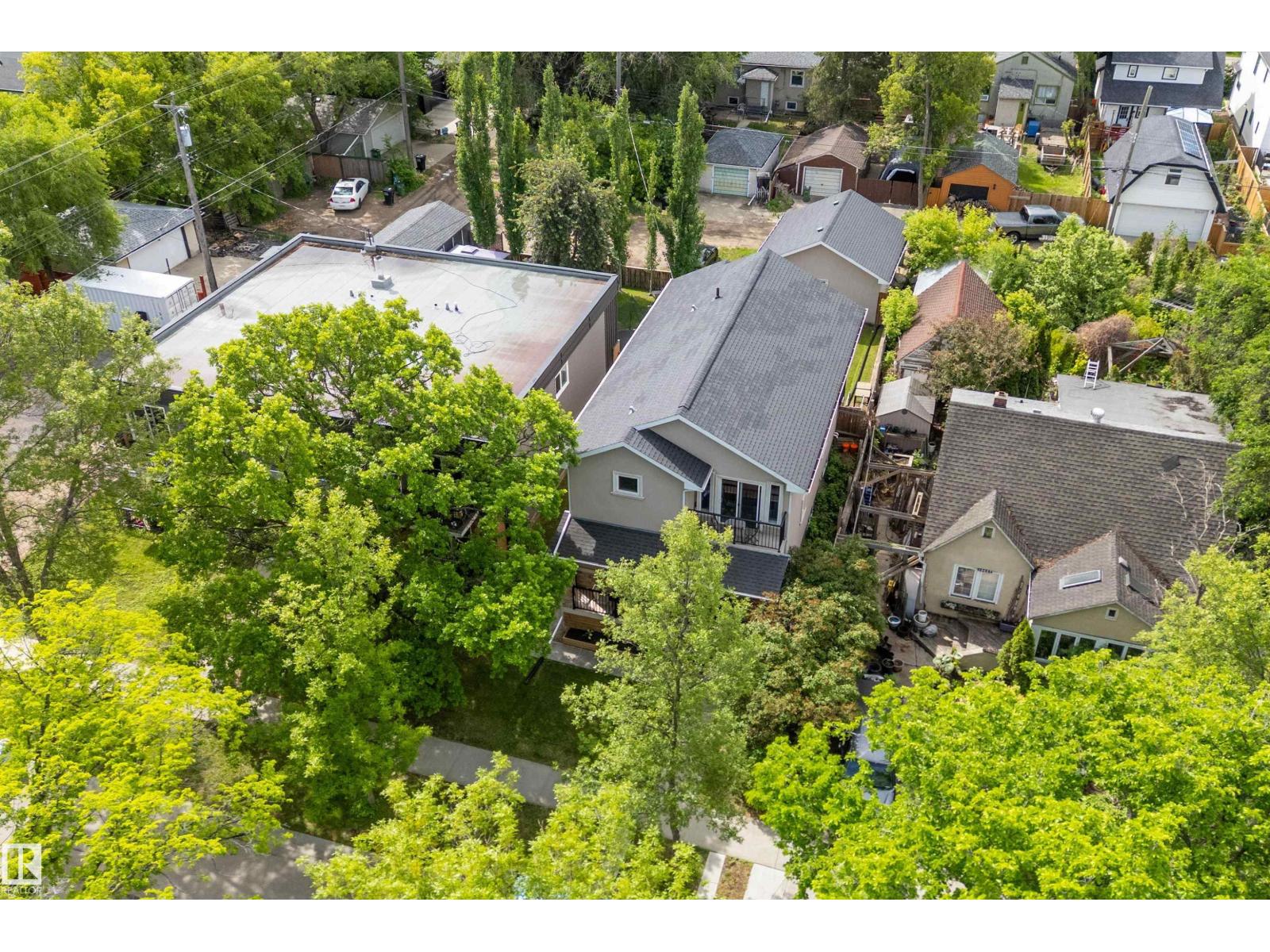 10623 75 AV NW - 15