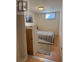 Lower - 2 Coates Avenue, Toronto, ON M6C1K7 Photo 6