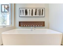 10178 Beacon Hill Drive, Lake Country, BC V4V0A9 Photo 40