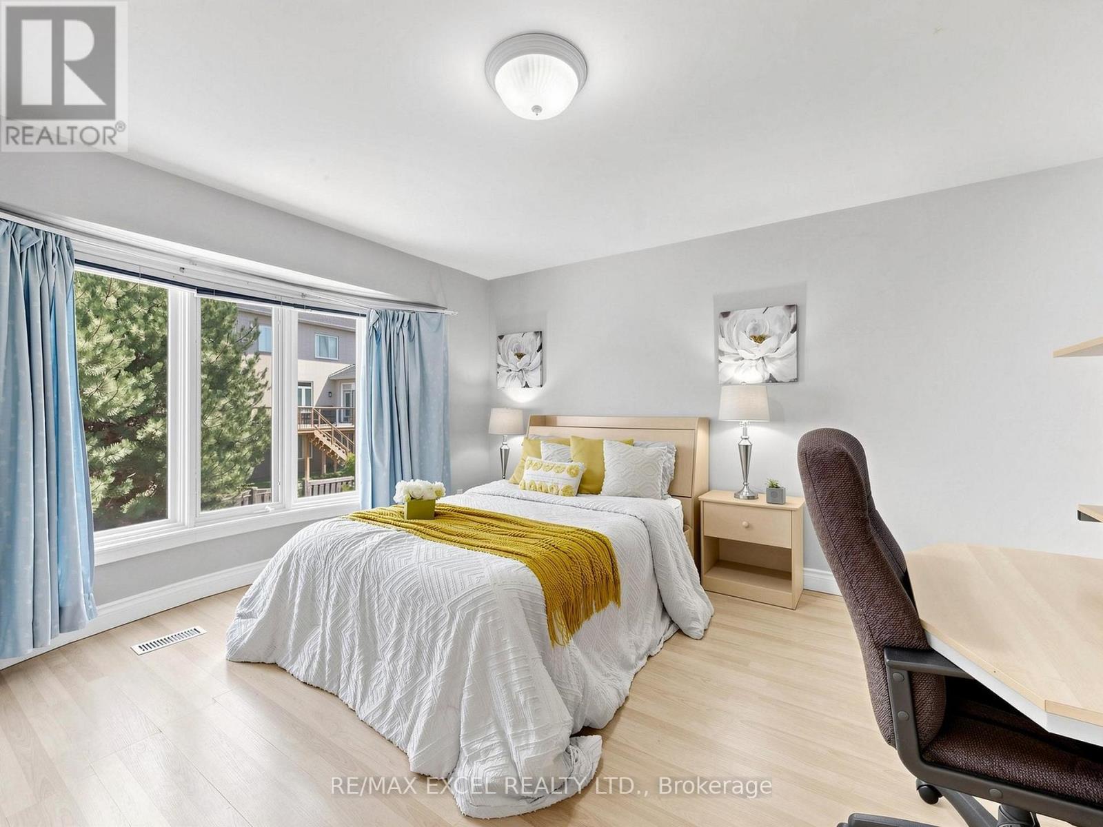 16 FRYBROOK CRESCENT - 40
