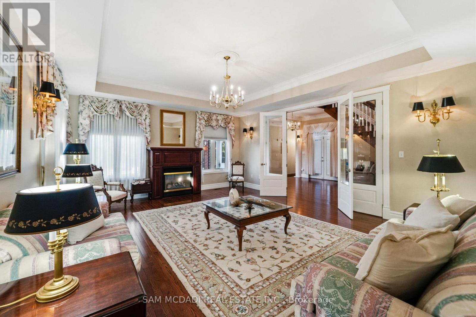 53 PETER STREET - 18