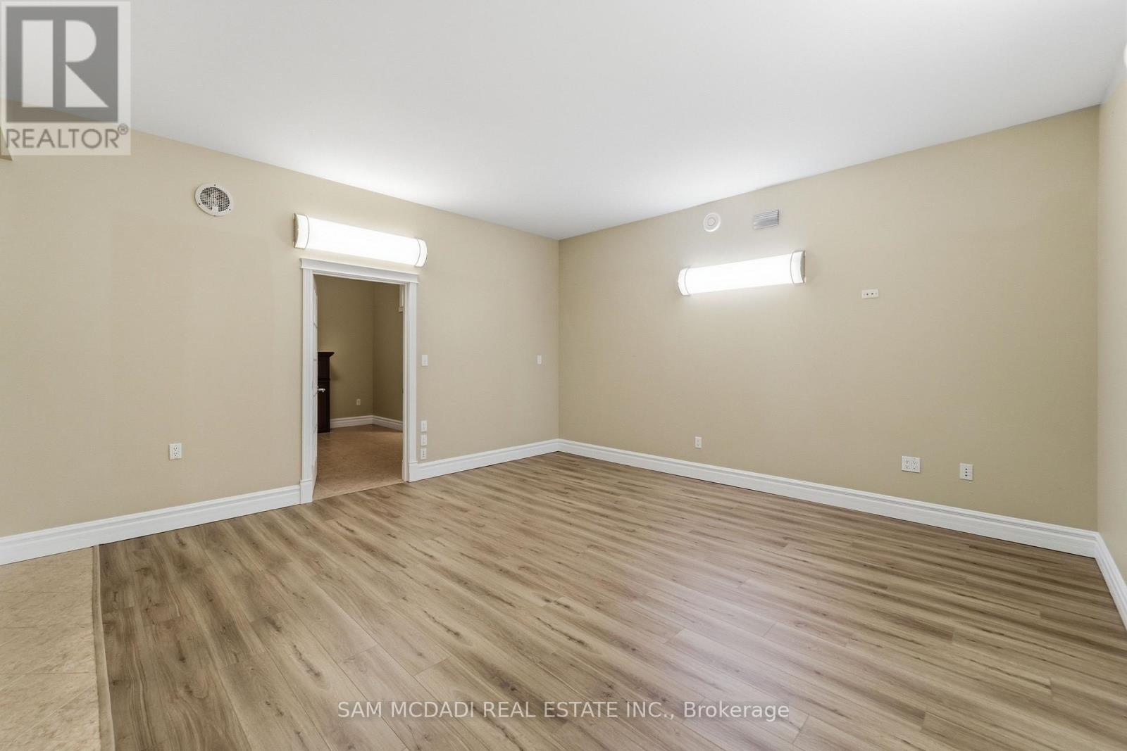 53 PETER STREET - 45